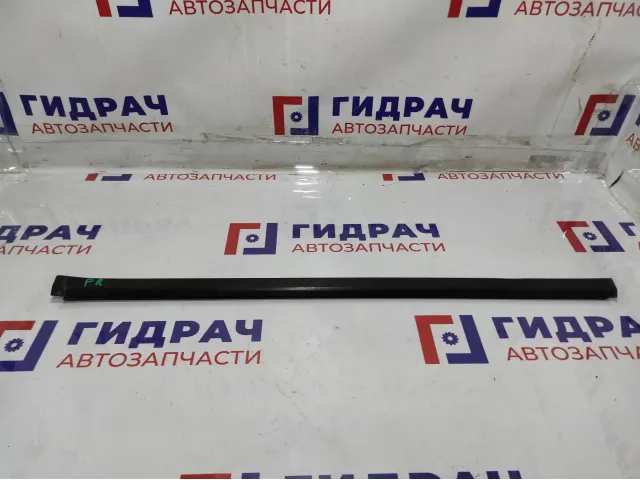 Накладка стекла переднего правого Ford Fiesta (Mk VI) 1374114.