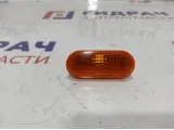 Повторитель на крыло Ford Fiesta (Mk VI) 4360568. Желтый.