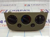 Блок управления отопителем Ford Fiesta (Mk VI) 1426732. Потертости.