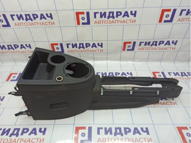 Консоль Ford Fiesta (Mk VI) .