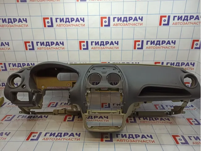 Торпедо Ford Fiesta (Mk VI) . Дефект.Без подушки.