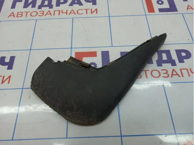 Брызговик передний правый Ford Fiesta (Mk VI) .