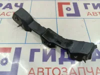 Направляющая заднего бампера правая Ford Fiesta (Mk VI) 1321365