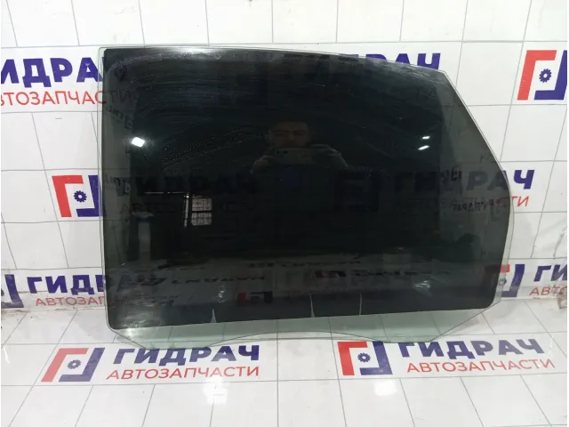 Стекло двери задней левой Ford Focus 1317985