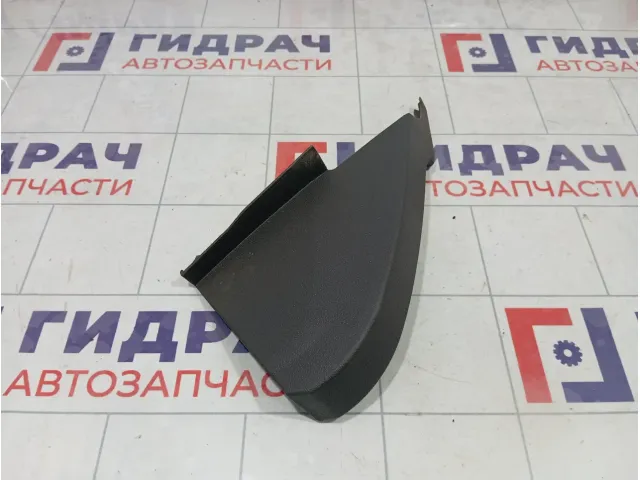 Накладка торпедо с торца правая Ford Focus 1353298