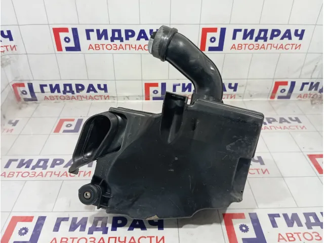 Резонатор воздушного фильтра Ford Focus 1336634