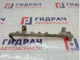 Топливная рампа (топливная рейка) Ford Focus 1698074