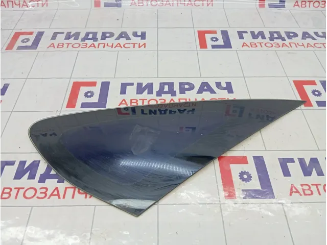 Стекло кузовное глухое (форточка) заднее правое Ford Focus 1362992