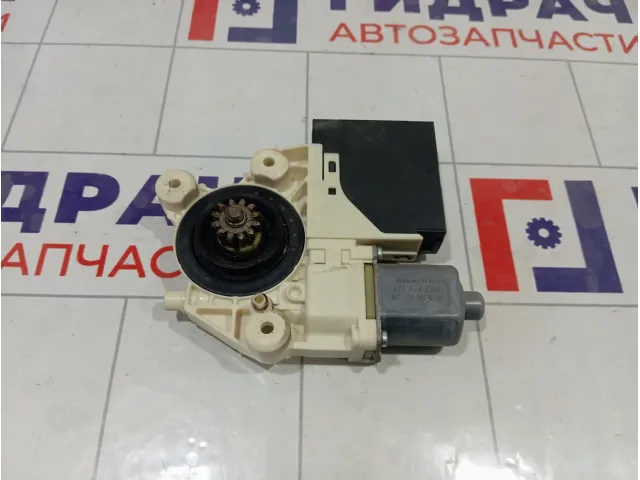 Моторчик стеклоподъемника заднего правого Ford Focus 1430373