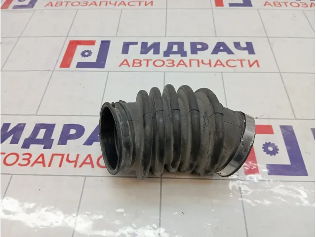 Патрубок воздушного фильтра Ford Focus 1319940