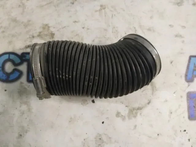 Патрубок воздушного фильтра Ford Focus 2007