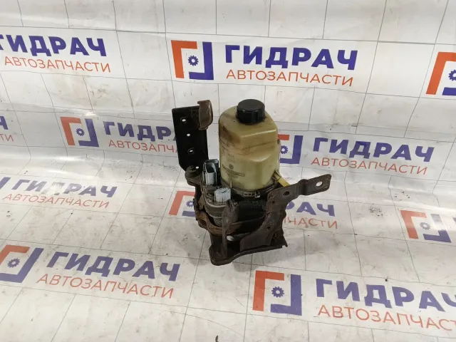 Насос гидроусилителя Ford Focus 1743471
