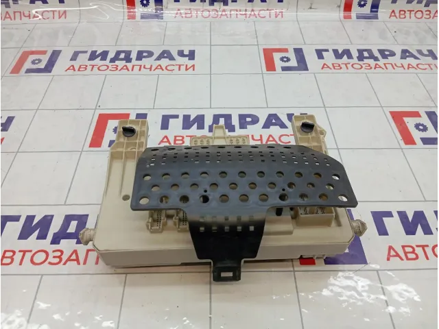 Блок предохранителей Ford Focus 2027109