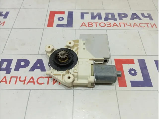 Моторчик стеклоподъемника переднего правого Ford Focus 1776001