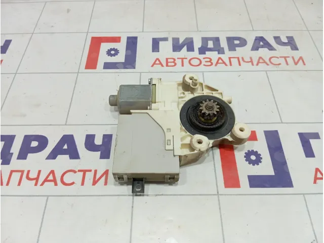 Моторчик стеклоподъемника заднего правого Ford Focus 1776006