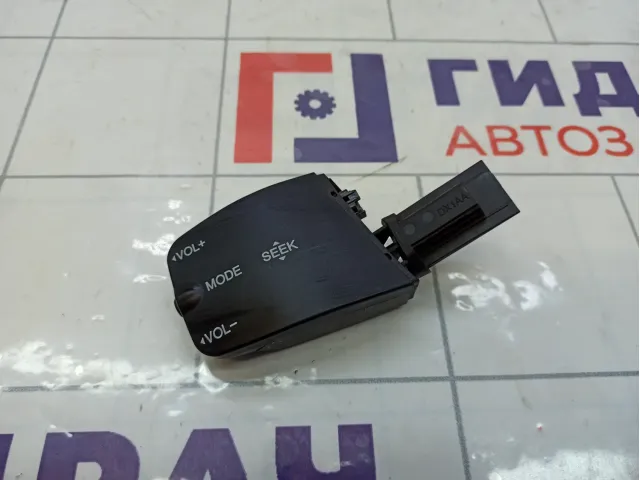 Блок кнопок управления магнитолой Ford Focus 1318961