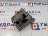 Кронштейн кондиционера Ford Focus 2 1715451