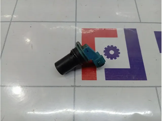 Датчик положения распредвала Ford Focus 2 1111037