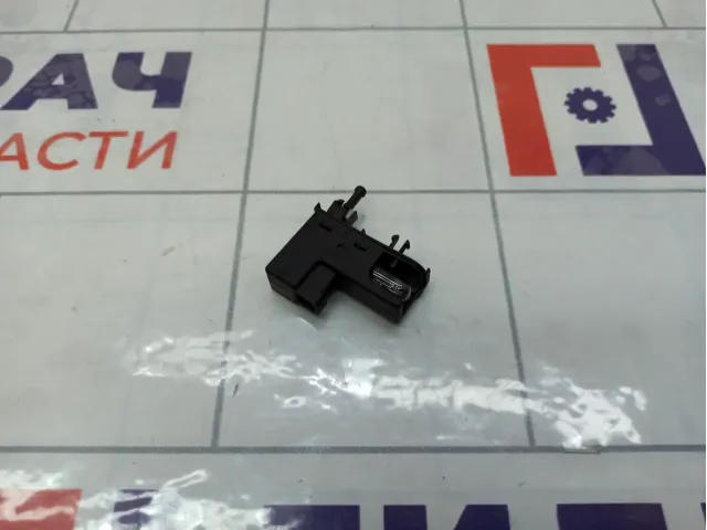 Плафон салонный Ford Focus 1S4113B748AD