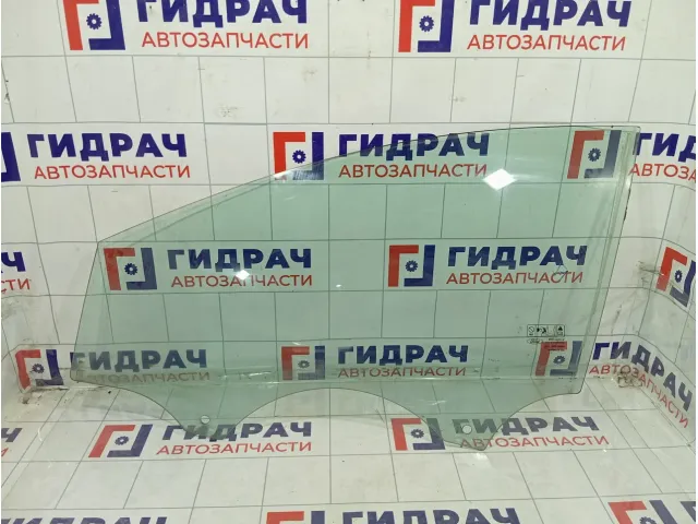 Стекло двери передней левой Ford Focus 1742302