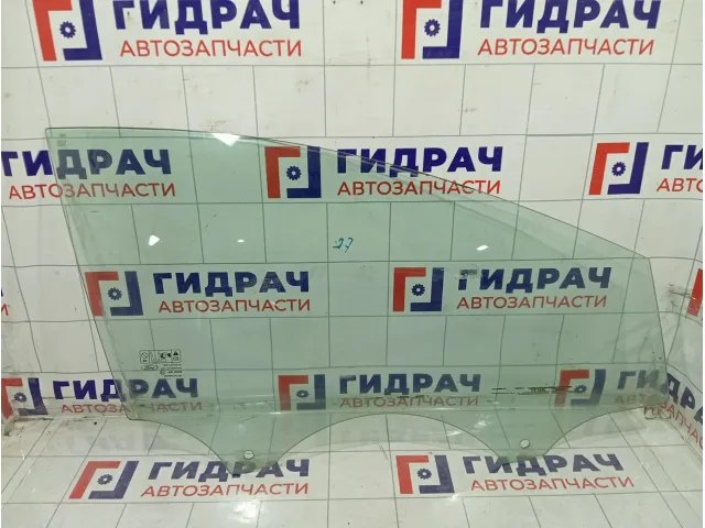 Стекло двери передней правой Ford Focus 1742301