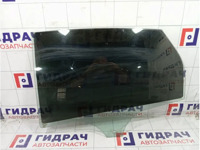 Стекло двери задней левой Ford Focus 1706322