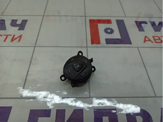 Блок кнопок в рулевое колесо Ford Focus AM5T14K147AA