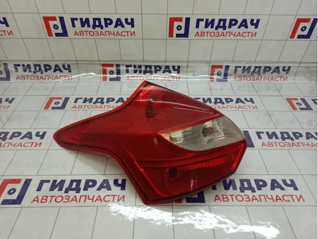 Фонарь задний левый Ford Focus 1825321