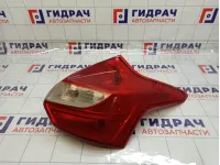 Фонарь задний правый Ford Focus 1825318