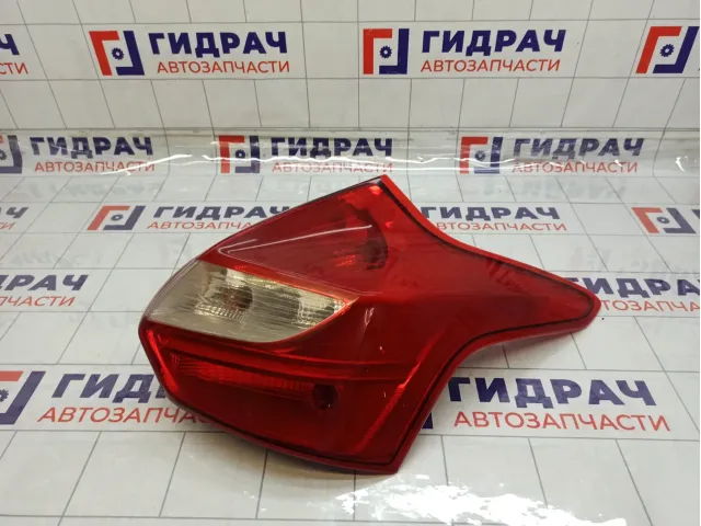 Фонарь задний правый Ford Focus 1825318