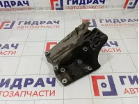 Кронштейн кондиционера Ford Focus 1715451