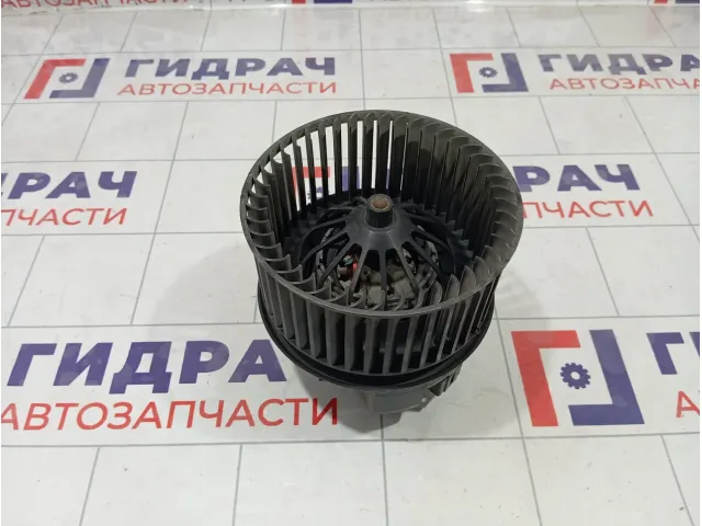 Моторчик отопителя (печки) Ford Focus 3 1696006