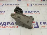 Кронштейн кондиционера Ford Focus 3 1715451