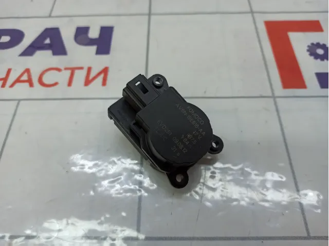 Моторчик заслонки отопителя (печки) Ford Focus 3 1786200