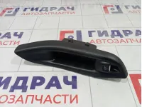 Кнопка стеклоподъемника заднего правого Ford Focus 1746832