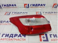 Фонарь задний наружный левый Ford Focus 1863056