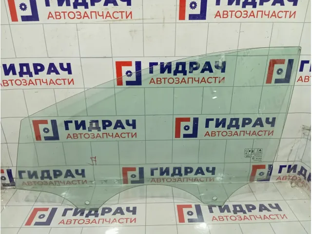 Стекло двери передней левой Ford Focus 1742302