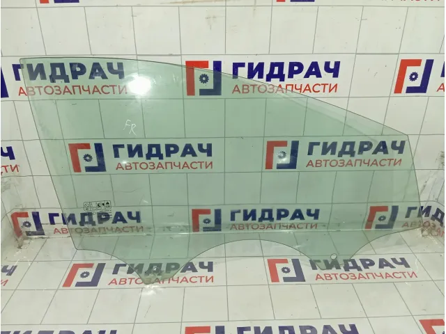 Стекло двери передней правой Ford Focus 1742301
