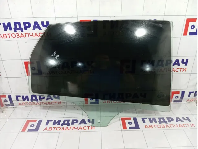 Стекло двери задней правой Ford Focus 1706320