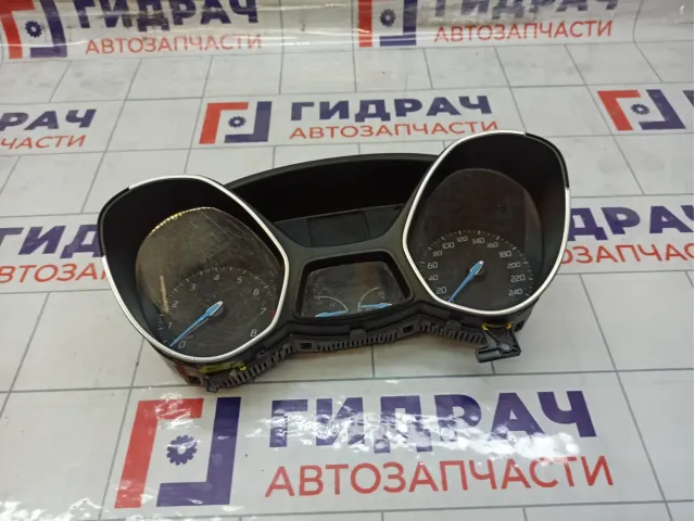 Панель приборов Ford Focus 1909778