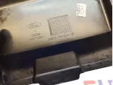 Крышка аккумулятора (АКБ) Ford Focus AM5110A659BB