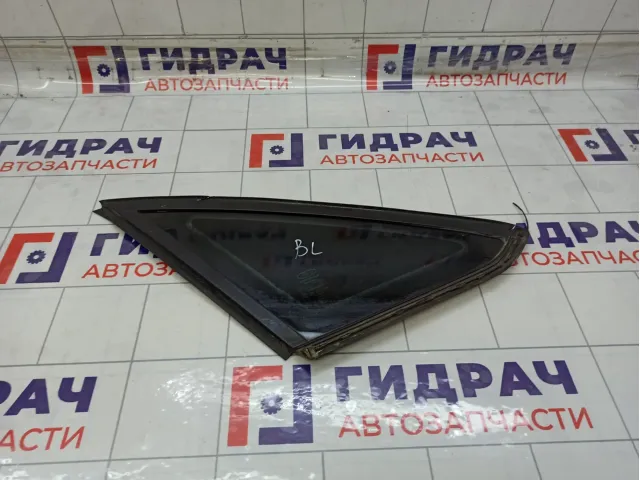 Стекло кузовное глухое (форточка) Ford Focus 1786443