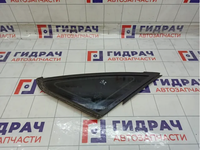 Стекло кузовное глухое (форточка) Ford Focus 1786440