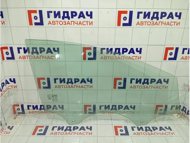 Стекло двери Ford Focus 3 1742301