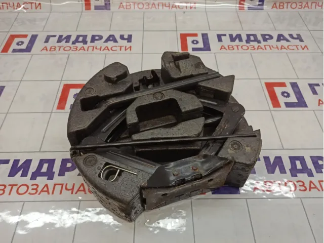 Домкрат Ford Focus 3 BM5117009EC