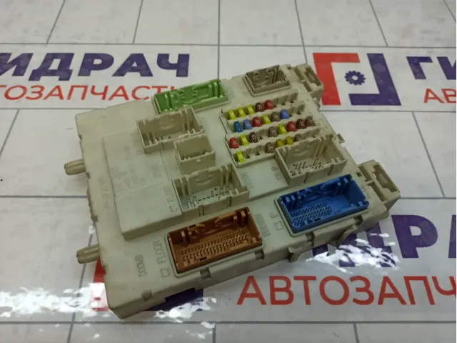 Блок предохранителей Ford Focus 3 2227208