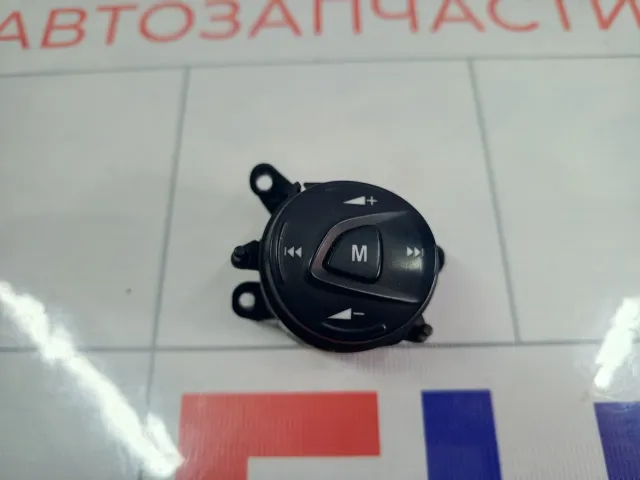 Кнопка в рулевое колесо Ford Focus AM5T14K147CA