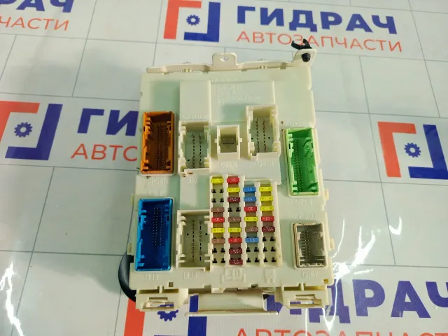 Блок предохранителей Ford Focus DV6T14A073