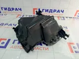 Корпус воздушного фильтра нижний Ford Focus AV619600CF