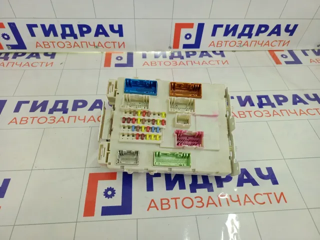 Блок предохранителей Ford Focus DV6T14A073